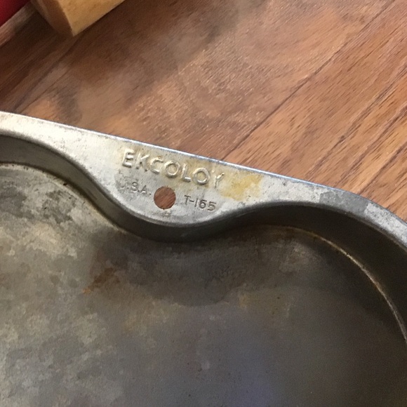 Vintage Ekcoloy heart cake pan - Picture 3 of 5